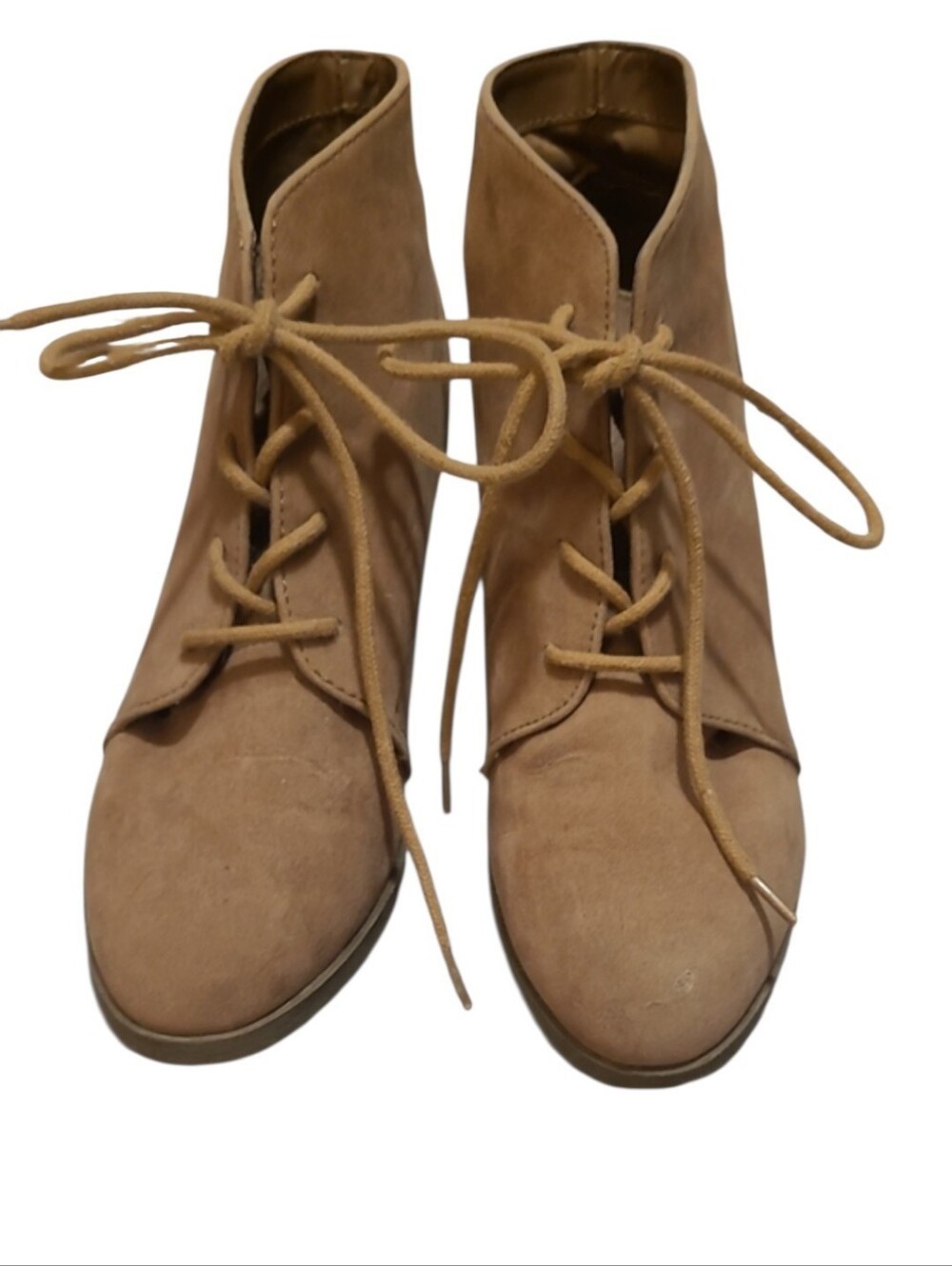 Madden Glen  Tan Lace-Up Faux Suede Ankle Boots. EUC